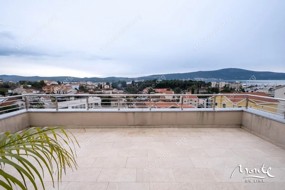 Prodaja, dvosoban stan, 87m², Tivat, Crna Gora