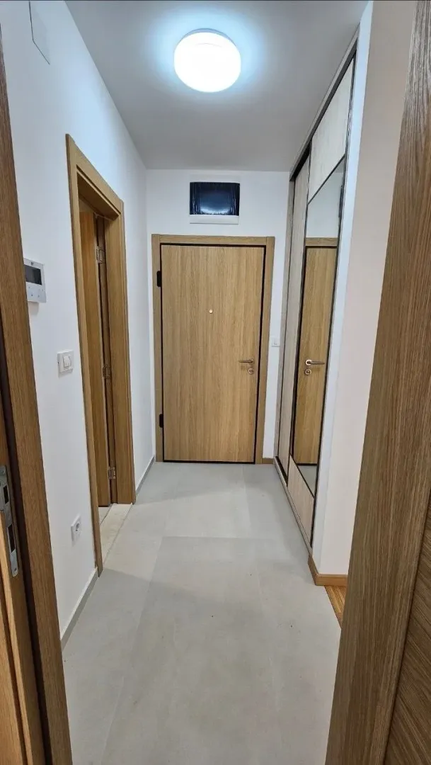 Izdavanje, jednosoban stan, 47m², New City, Podgorica