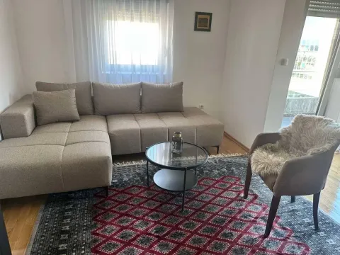 Izdavanje, stan, 37m², Stari Aerodrom, Podgorica