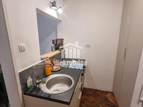 Sale, three bedroom apartment, 66m², Zemun Kalvarija, Zemun Sve Podlokacije - image 11