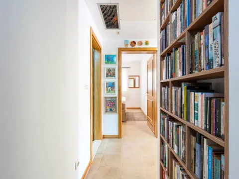 Sale, two bedroom apartment, 79m², Bečići, Budva - image 17