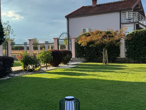 Izdavanje, trosoban stan, 88m², Dajbabe, Podgorica - image 16