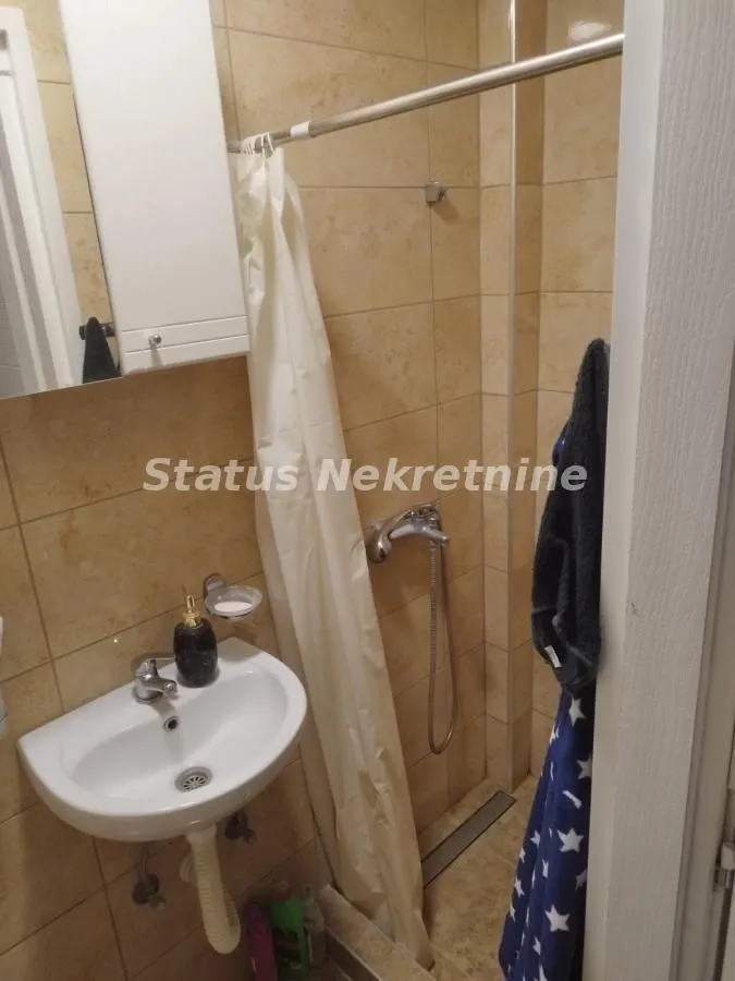 Izdavanje, dvosoban stan, 40m², Grbavica, Novi Sad Sve Podlokacije