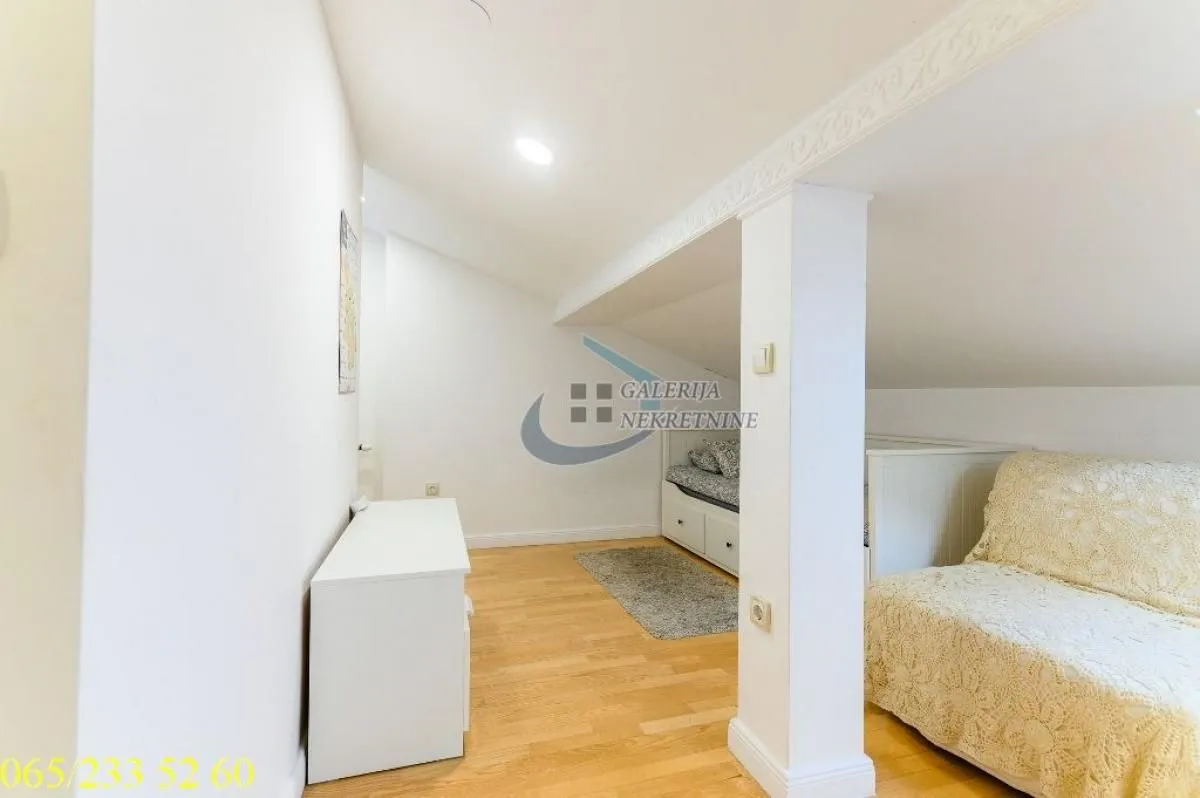 Rent, three bedroom apartment, 62m², Stari Grad, Beograd