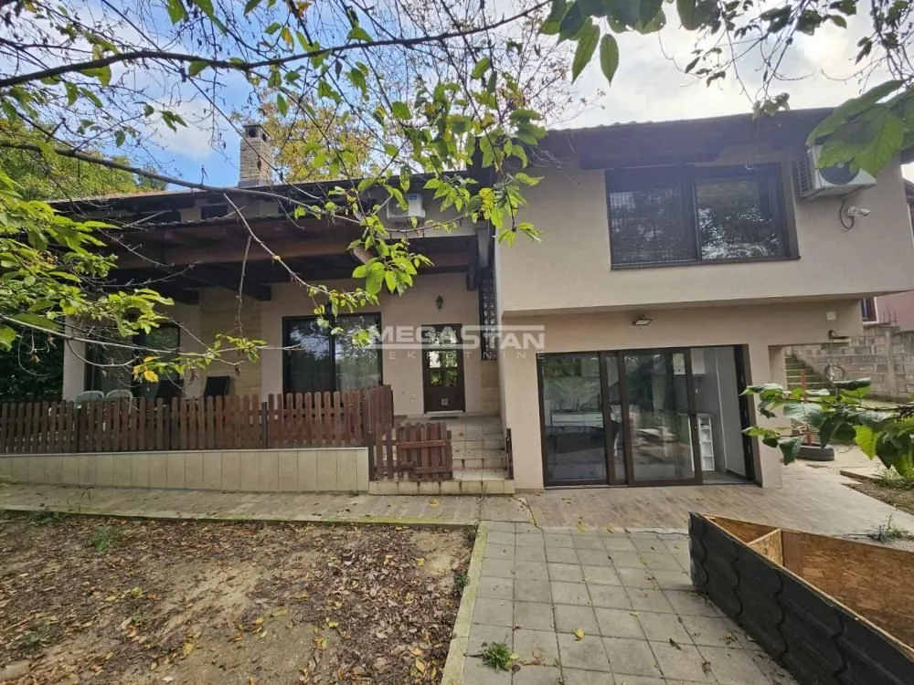 Prodaja, kuća, 189m², Bele Vode, Beograd