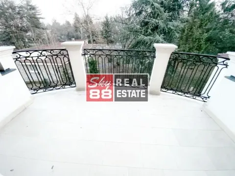 Izdavanje, četvorosoban stan, 175m², Savski Venac, Beograd - image 2