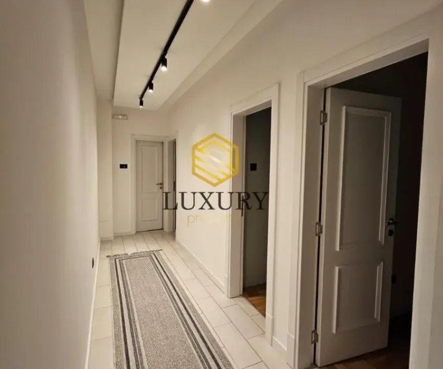 Prodaja, trosoban stan, 97m², 1 maj, Podgorica