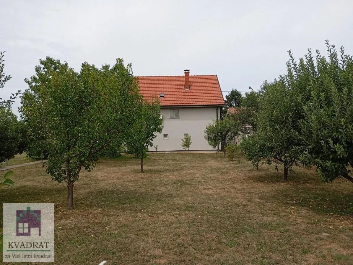 Prodaja, kuća, 270m², Mesarci, Vladimirci