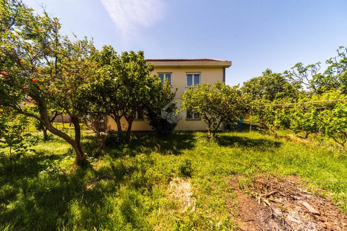 Sale, house, 320m², Zlatica, Podgorica