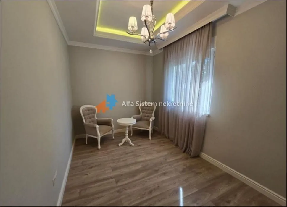 Izdavanje, stan, 215m², Savski Venac, Beograd