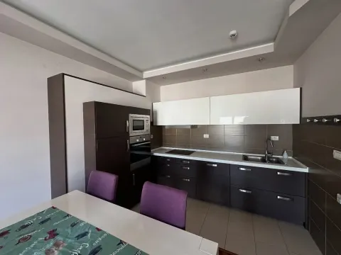 Izdavanje, jednosoban stan, 53m², City Kvart, Podgorica - image 4