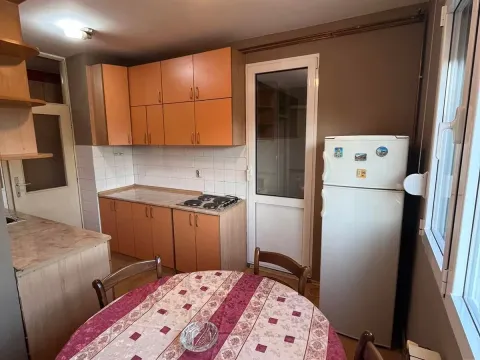 Izdavanje, dvosoban stan, 70m², Centar, Podgorica - image 4