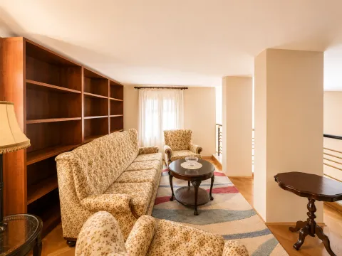 Rent, house, 280m², Gorica C, Podgorica - image 12