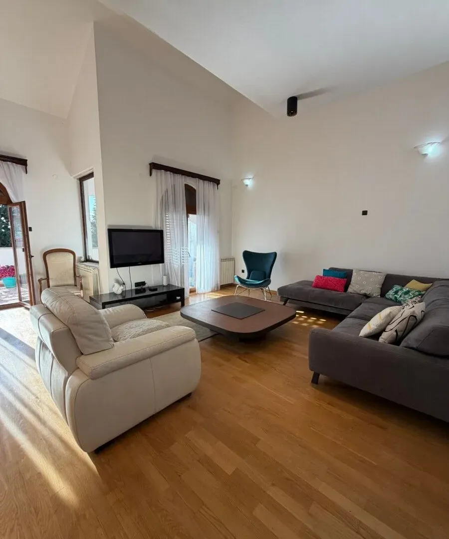 Rent, apartment, 285m², Gorica C, Podgorica