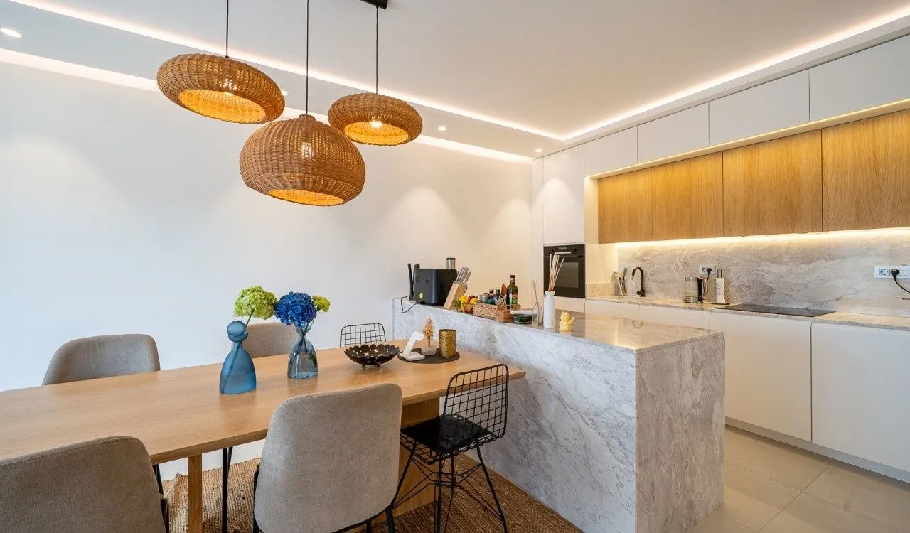 Prodaja, dvosoban stan, 122m², Centar, Tivat