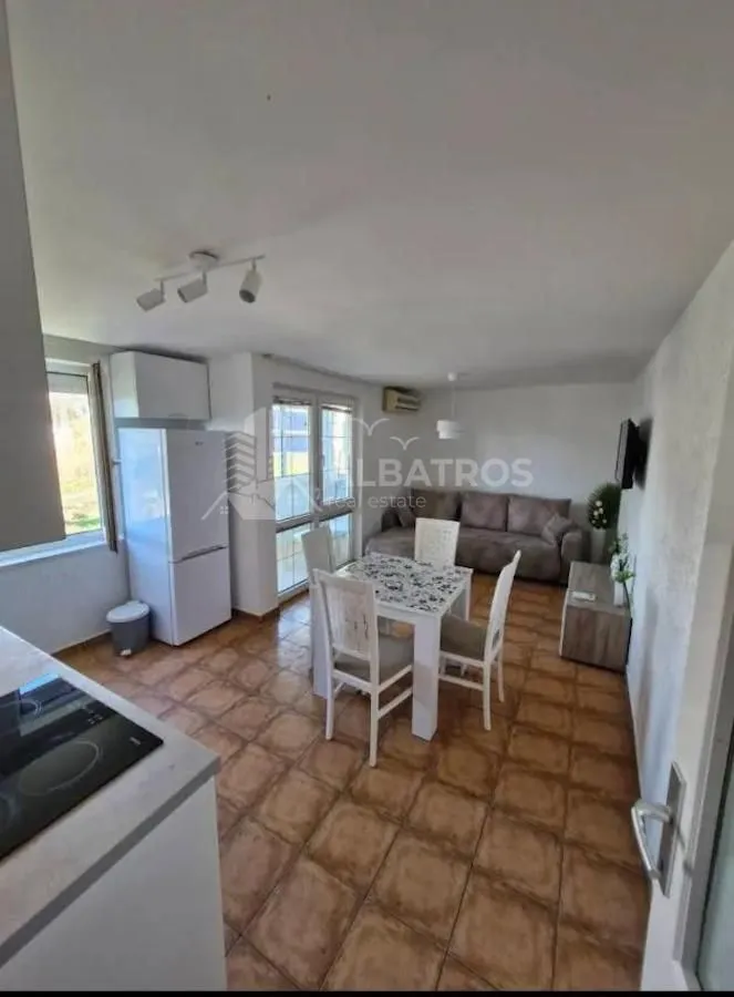 Prodaja, trosoban stan, 76m², Sutomore, Bar