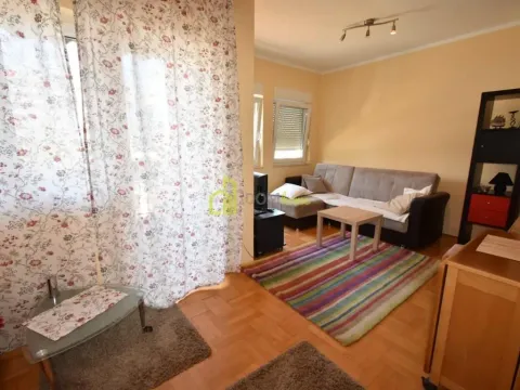 Izdavanje, garsonjera, 35m², Preko Morače, Podgorica - image 12