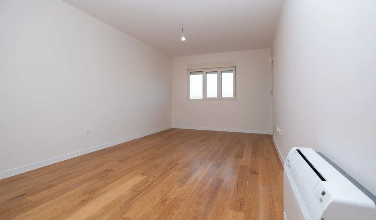 Izdavanje, dvosoban stan, 72m², Central Point, Podgorica