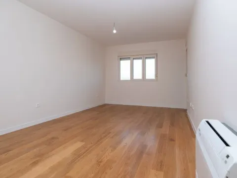Rent, two bedroom apartment, 72m², Central Point, Podgorica - image 3