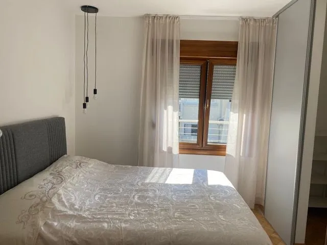 Izdavanje, jednosoban stan, 64m², Centar, Tivat