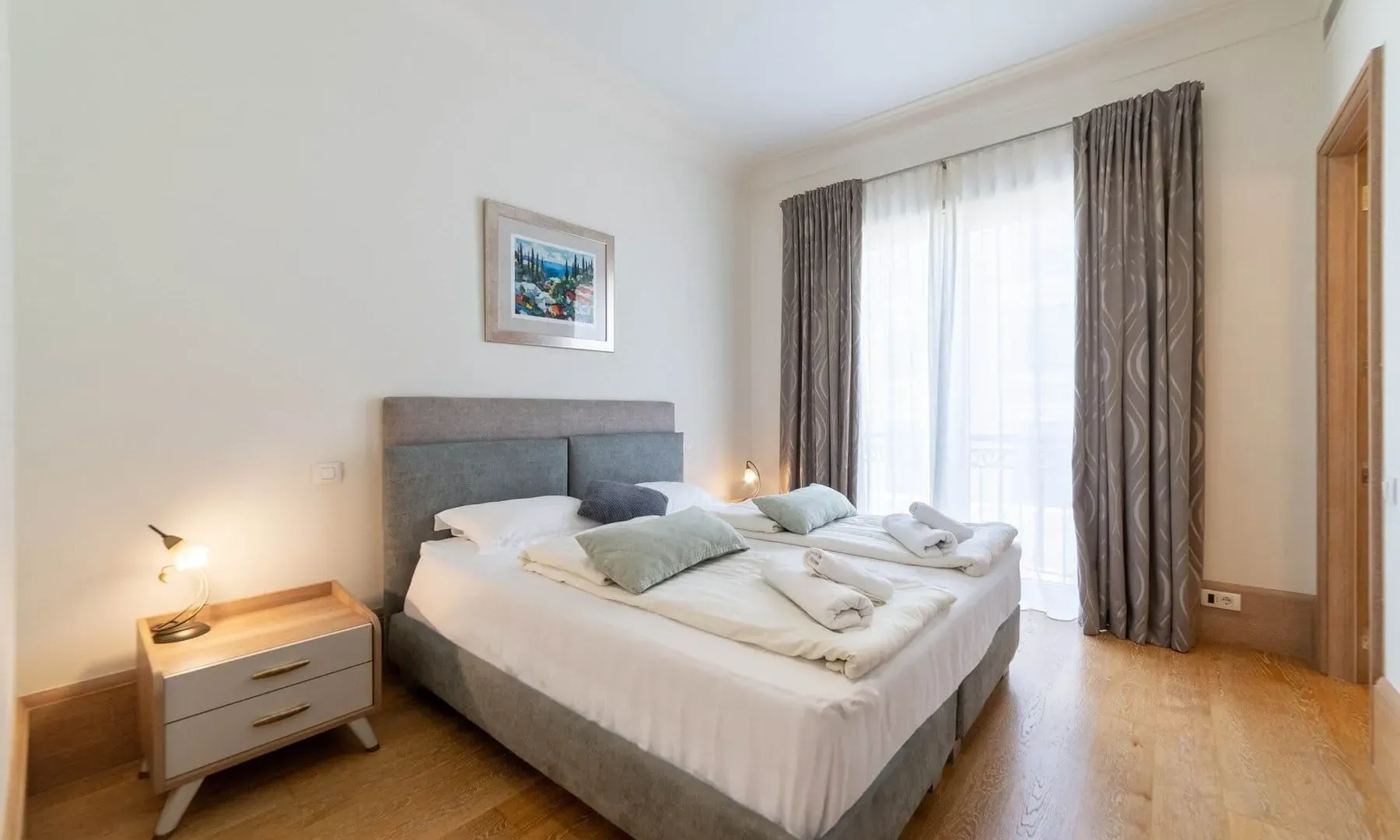 Izdavanje, dvosoban stan, 131m², Porto Montenegro, Tivat