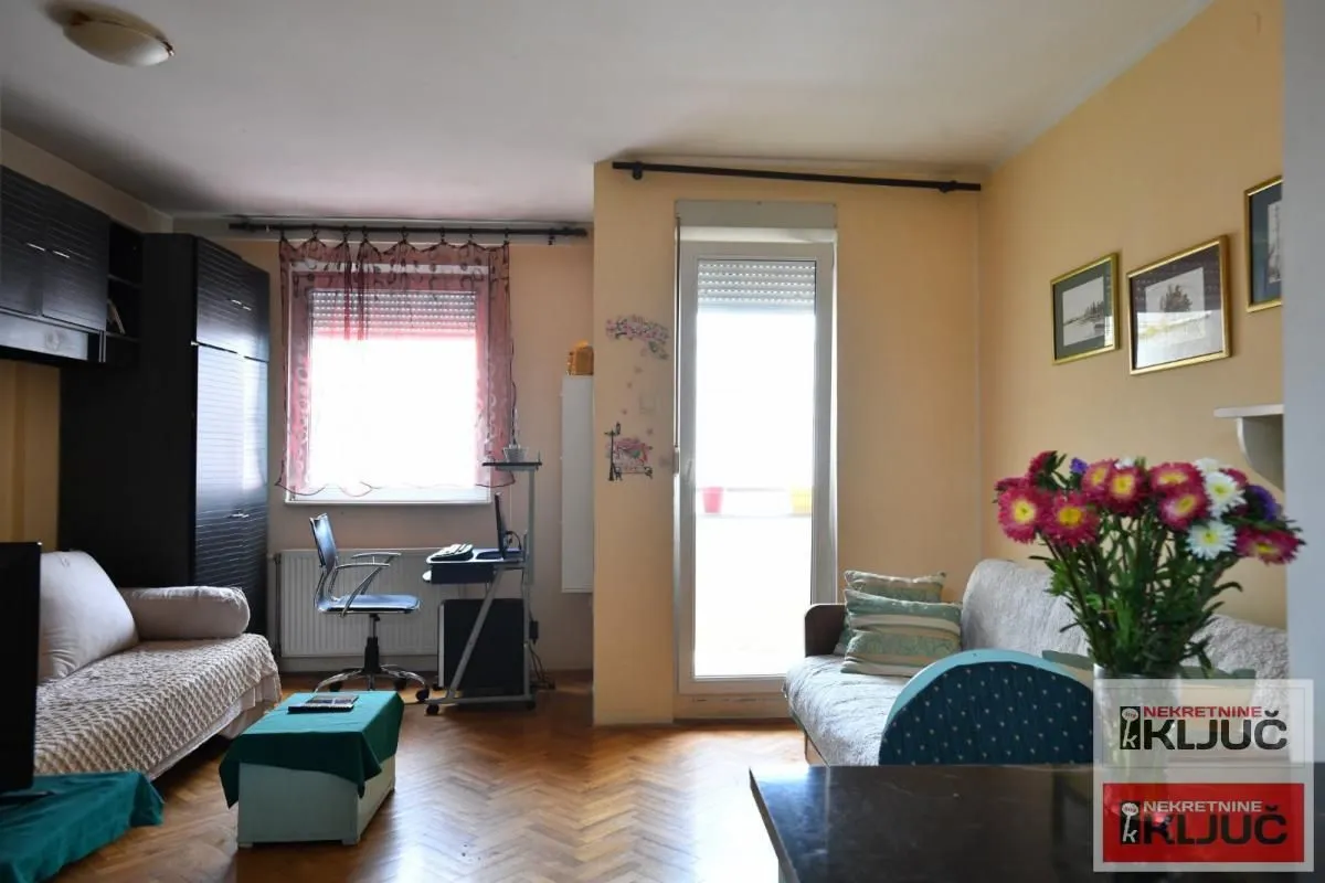 Izdavanje, garsonjera, 25m², Grbavica, Novi Sad Sve Podlokacije