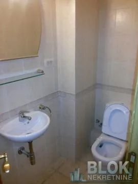 Rent, four bedroom apartment, 150m², Podgorica, Crna Gora - image 17