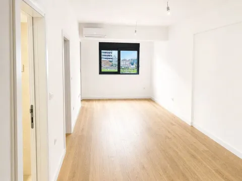 Prodaja, jednosoban stan, 45m², Bečići, Budva - image 1