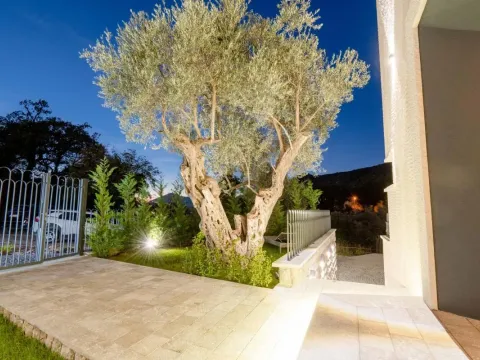 Prodaja, kuća, 240m², Budva, Crna Gora - image 50