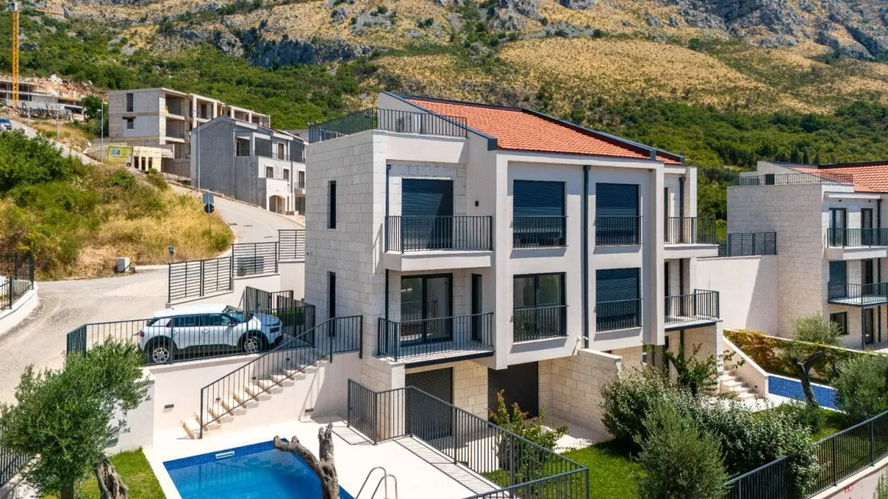 Rent, house, 159m², Reževići, Budva