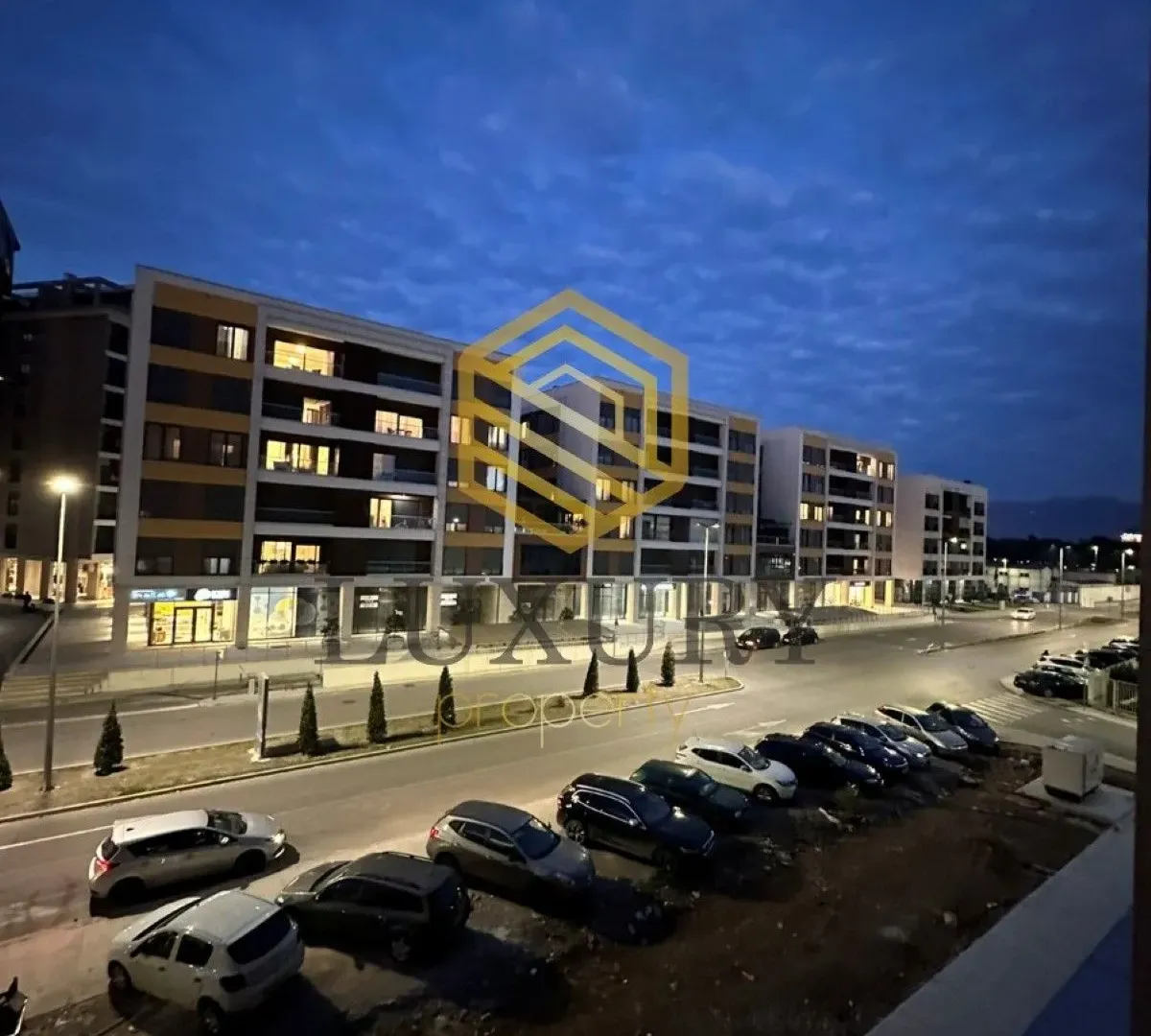 Izdavanje, jednosoban stan, 45m², Central Point, Podgorica