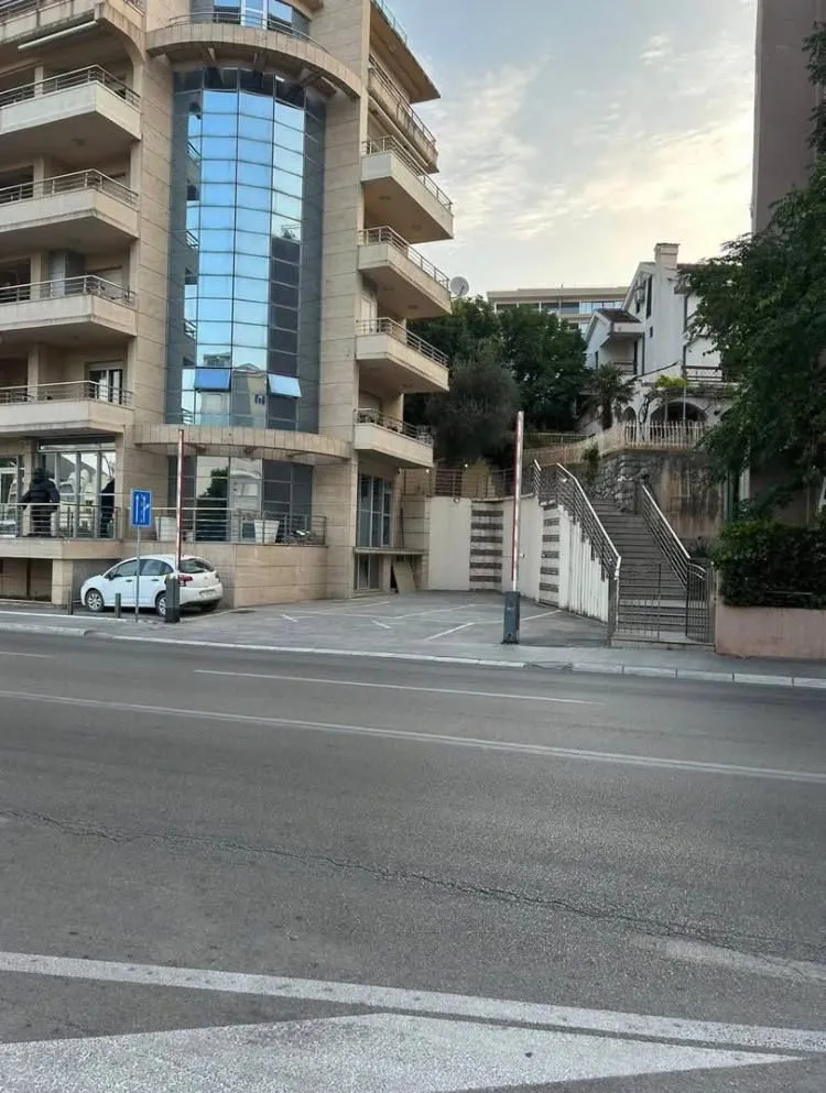 Sale, two bedroom apartment, 84m², Bečići, Budva