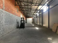 Izdavanje, poslovni prostor, 400m², Zemun Sve Podlokacije, Beograd - image 1