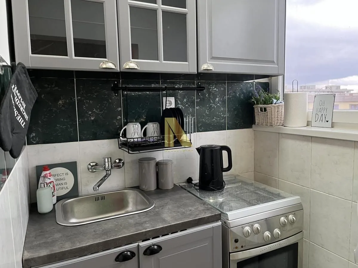Prodaja, garsonjera, 25m², Bulevar Oslobodjenja, Novi Sad Sve Podlokacije