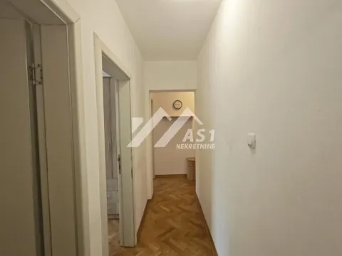 Izdavanje, trosoban stan, 50m², Grbavica, Novi Sad Sve Podlokacije - image 7