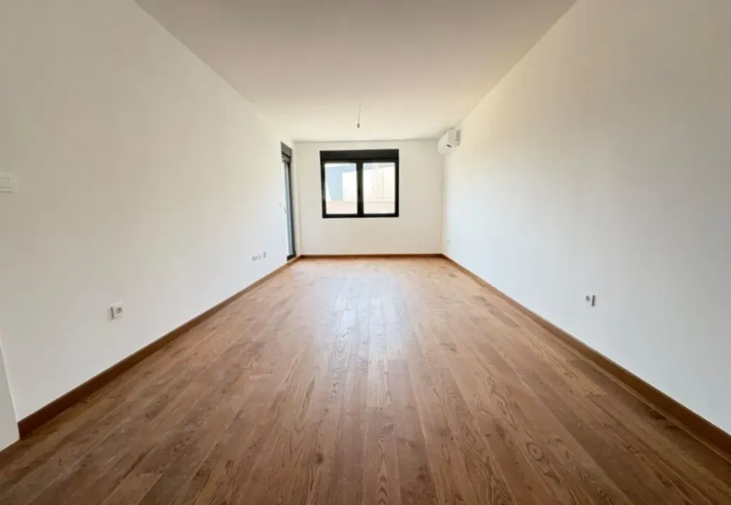 Prodaja, jednosoban stan, 50m², Tološka šuma, Podgorica