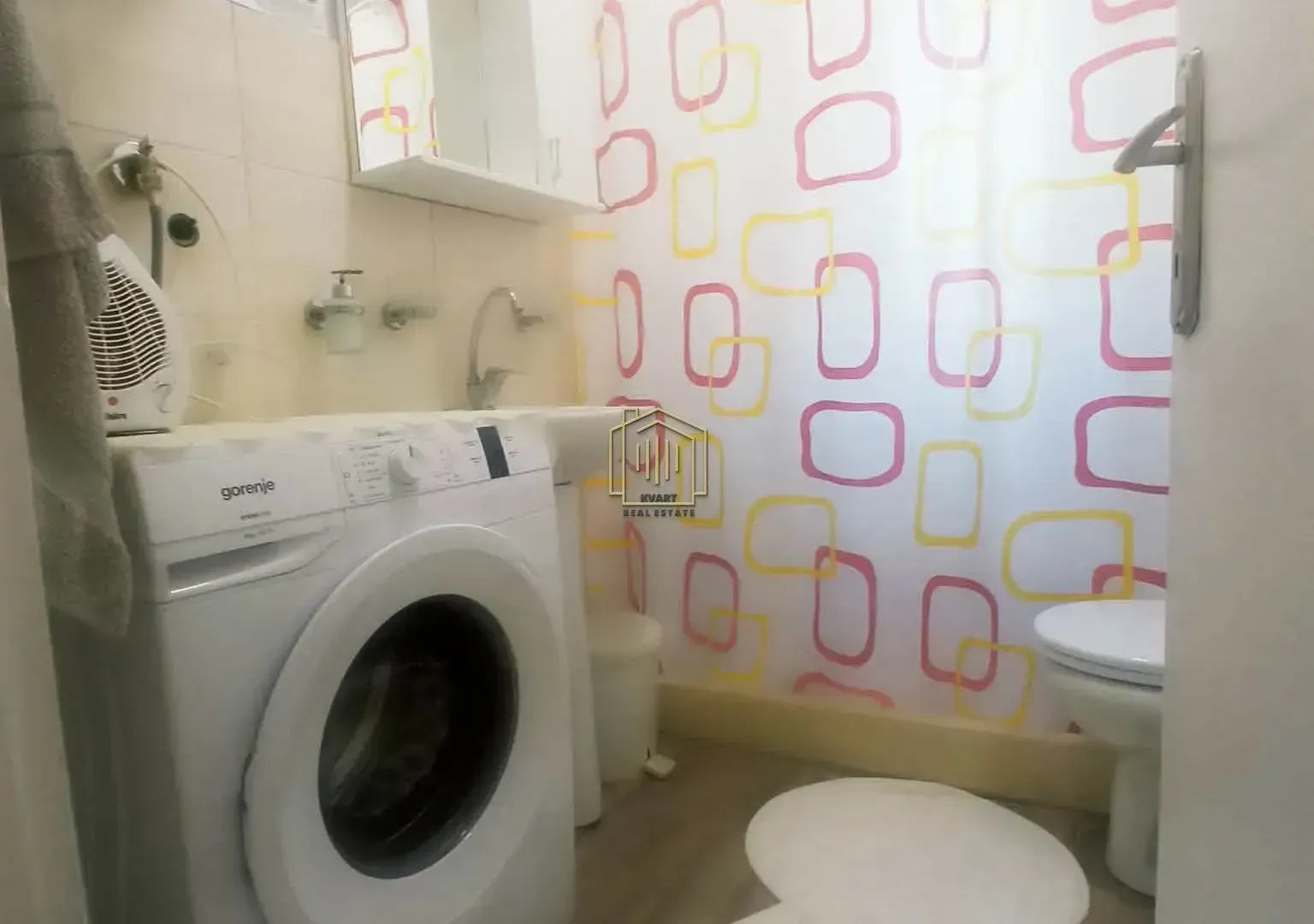 Izdavanje, dvosoban stan, 104m², Tološi, Podgorica