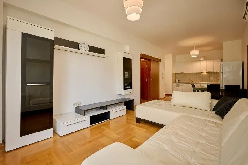 Prodaja, dvosoban stan, 68m², Bečići, Budva