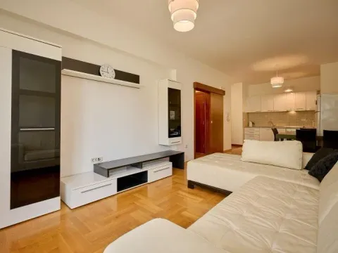 Sale, two bedroom apartment, 68m², Bečići, Budva - image 1