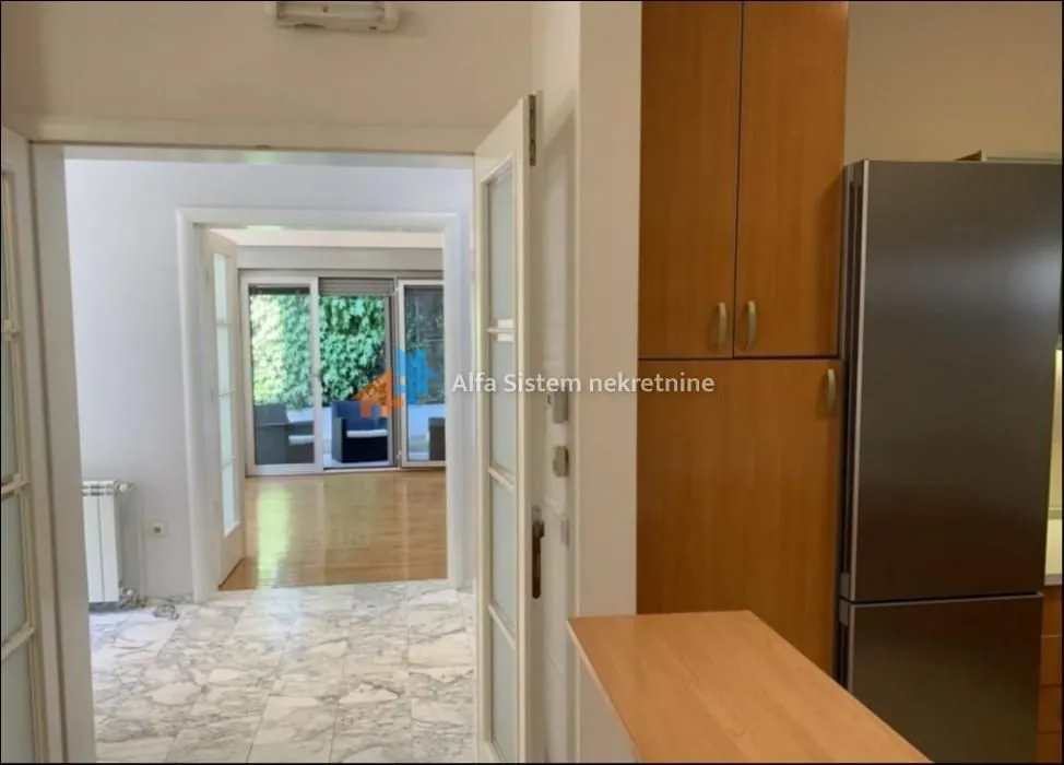 Rent, house, 220m², Senjak, Beograd