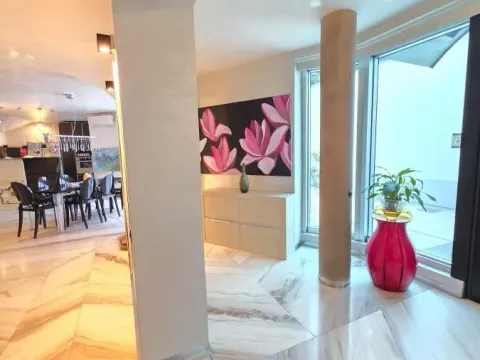 Sale, house, 400m², Denkova Basta, Zvezdara Sve Podlokacije - image 5