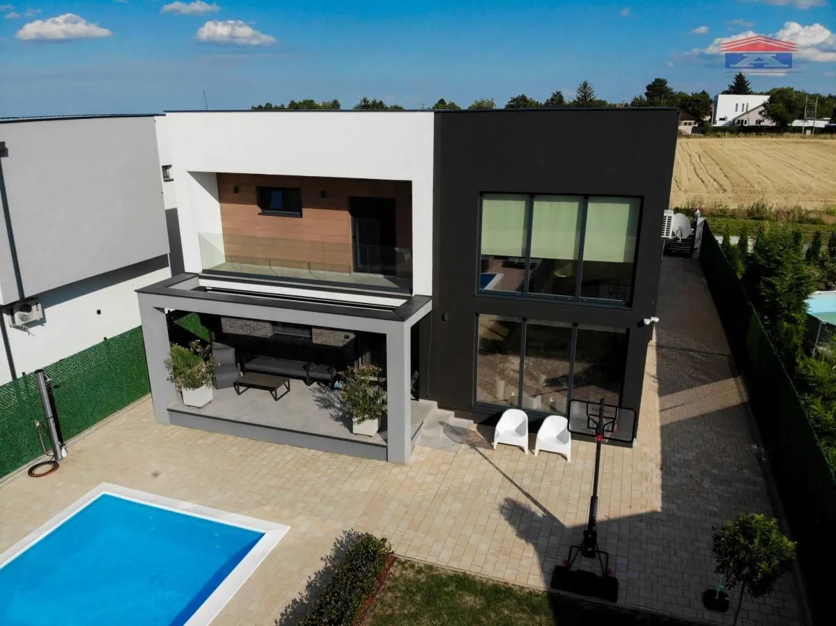 Sale, house, 360m², Petrovaradin, Novi Sad