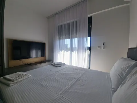 Rent, studio apartment, 33m², Bečići, Budva - image 8