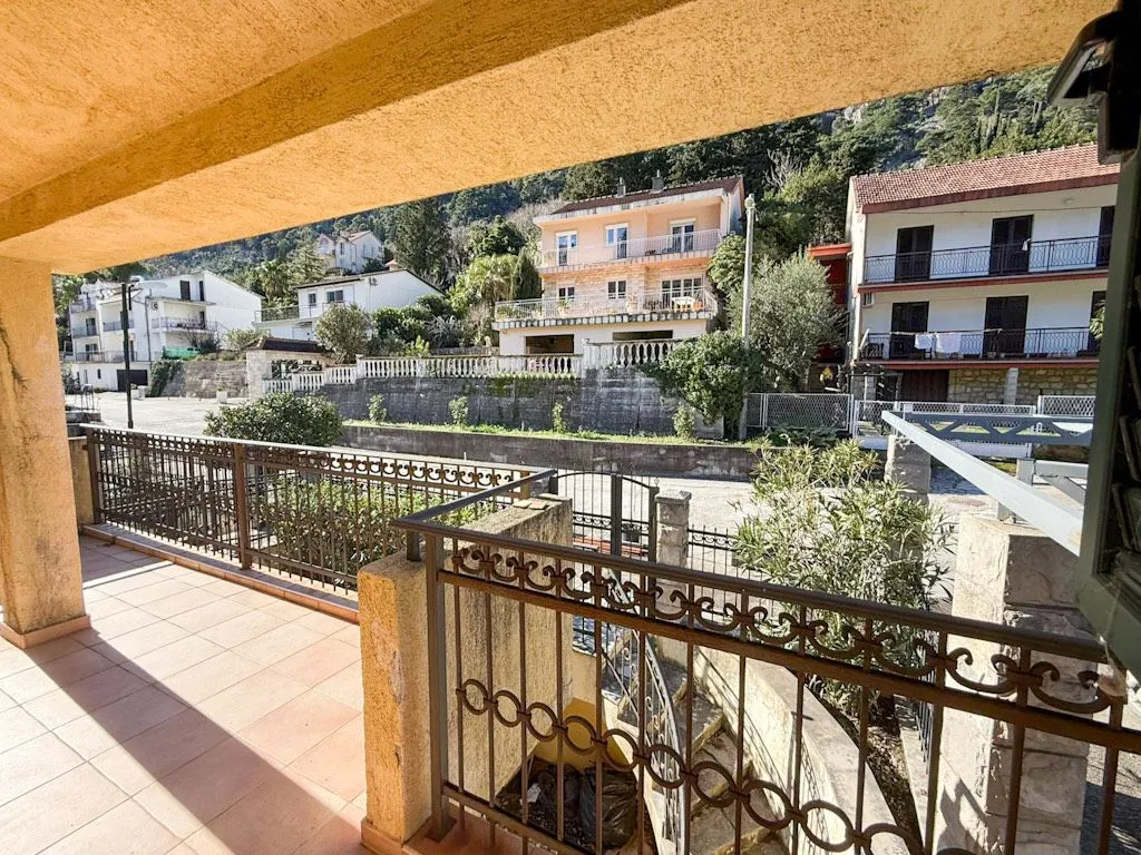 Prodaja, kuća, 285m², Muo, Kotor