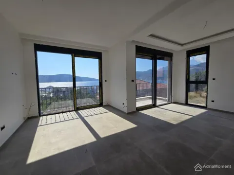 Prodaja, dvosoban stan, 61m², Centar, Tivat - image 2