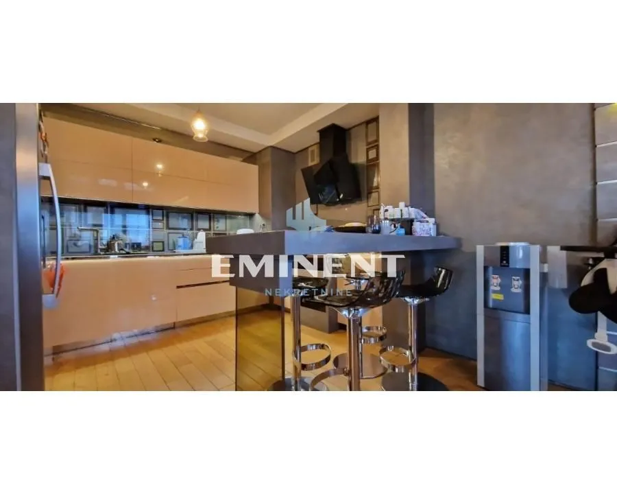Rent, four bedroom apartment, 176m², Novi Beograd Blok 67, Novi Beograd Sve Podlokacije