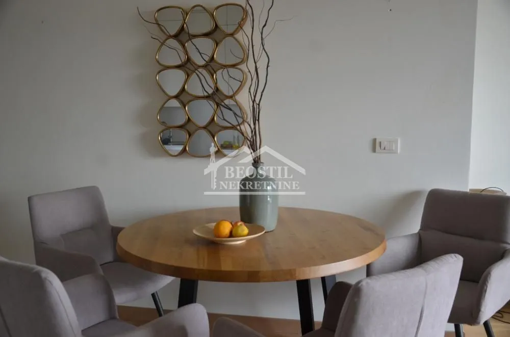 Prodaja, trosoban stan, 82m², Savski Venac, Beograd