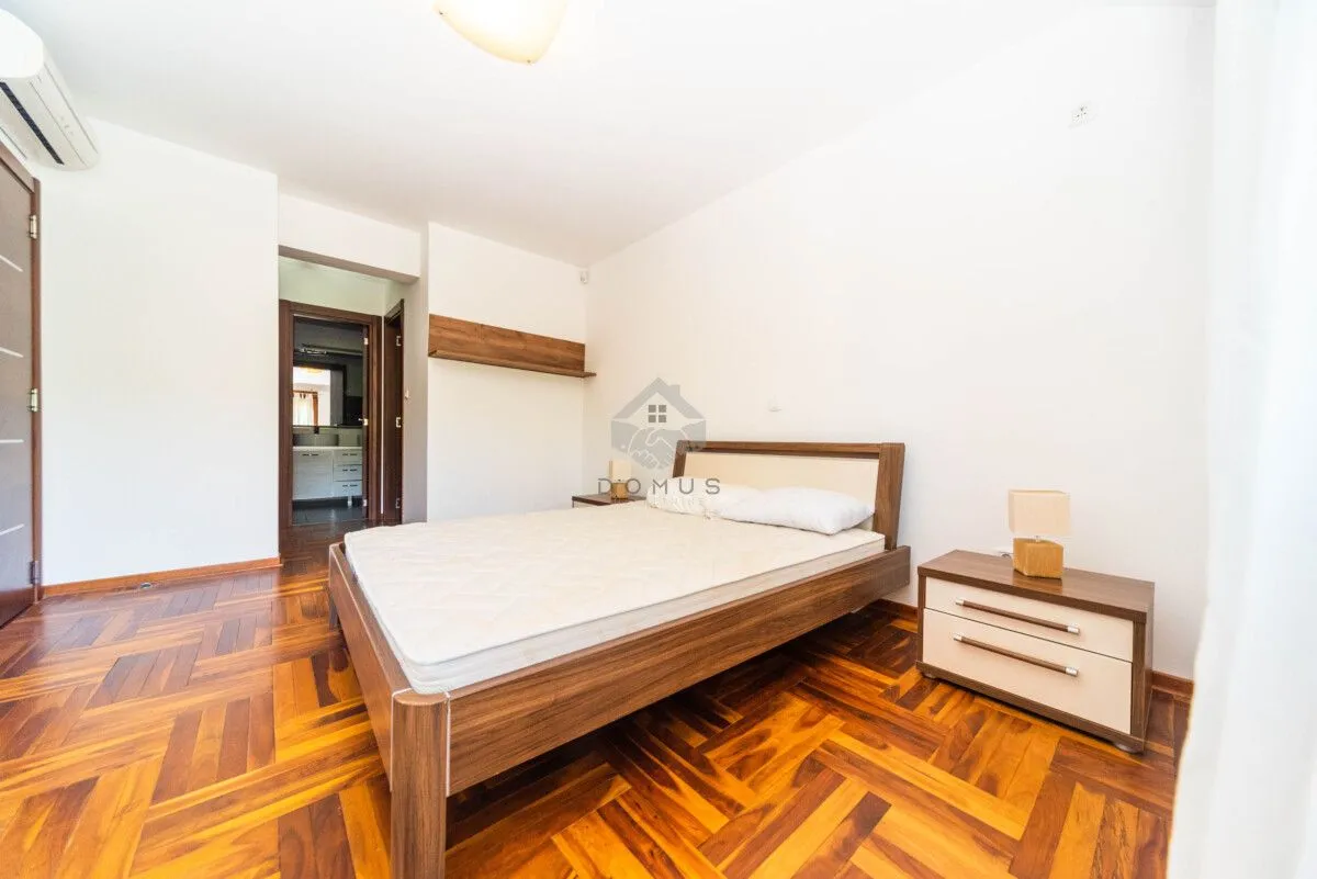 Prodaja, četvorosoban stan, 175m², Gorica C, Podgorica