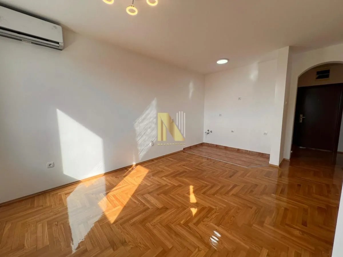 Prodaja, četvorosoban stan, 117m², Bulevar Evrope, Novi Sad Sve Podlokacije
