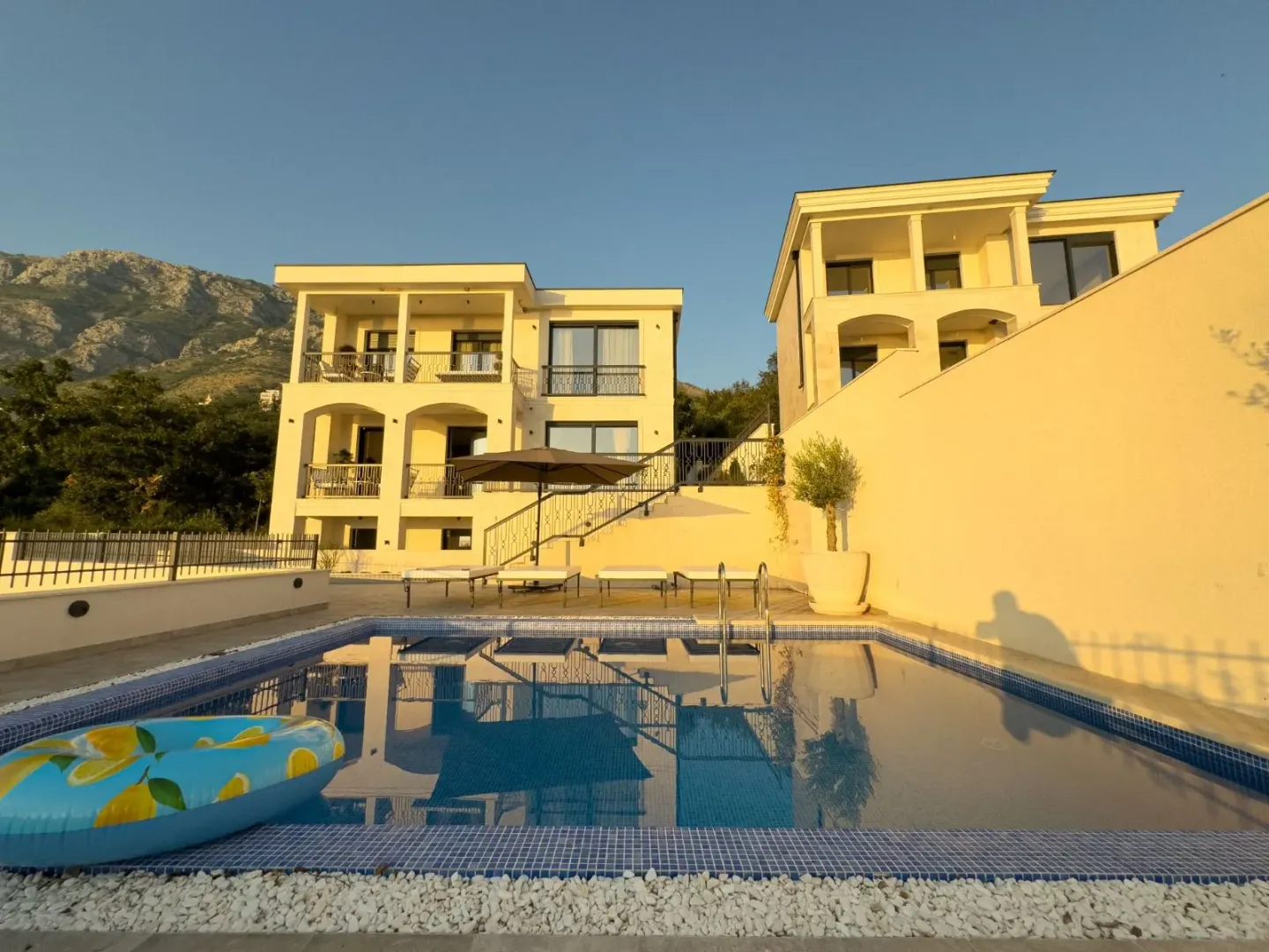 Sale, house, 462m², Skočiđevojka, Budva